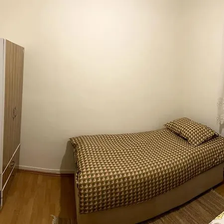 Apartment Merkezde 3+1 Full Daire
